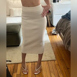 Elegant Cream Ribbed Knit Skirt